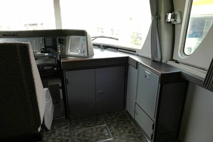 運転席横の扉