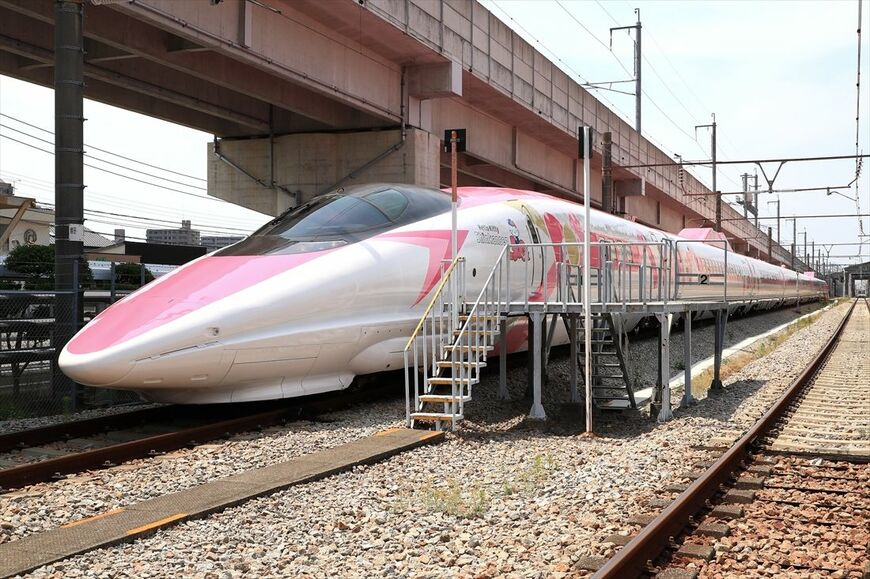 「ハローキティ新幹線」になった500系＝2018年（撮影：尾形文繁）