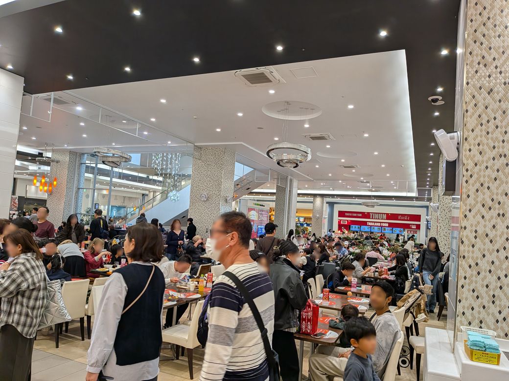 イオンレイクタウン FOREST TABLE