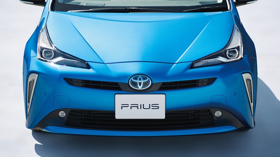 TOYOTA トヨタカラーサンプル プリウス プリウスα CH-R アクア プリウス／アクアの販売が4年で6割も落ちた訳 ハイブリッドの代表