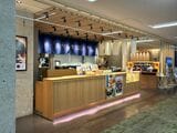 大阪メトロなんば駅から徒歩5分の大阪本店は、複合ビル6階という立地にもかかわらず、連日行列ができている（筆者撮影）