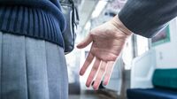 ｢痴漢レーダー｣でわかった"危ない曜日"の特徴 周囲の｢第三者｣こそ知って助けてほしい