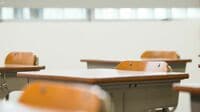 トップ校で不登校になった息子を見た母親の後悔