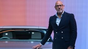 BMW追従を捨て｢1モデル集中｣へ――ジャガーはなぜ豊富なラインナップを全廃し｢タイプ01｣を選んだのか