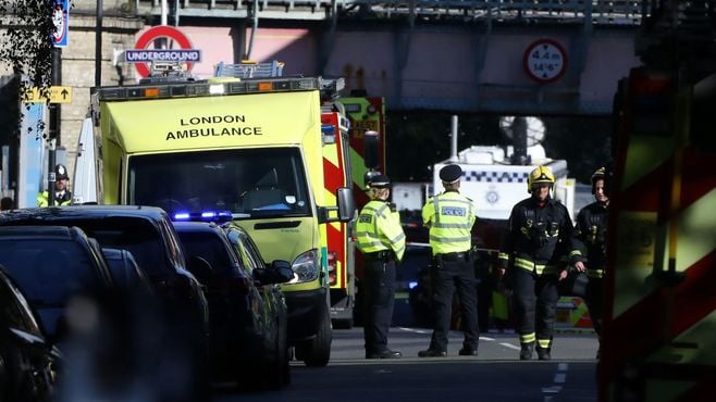 ロンドン地下鉄で手製爆弾爆発､22人がけが