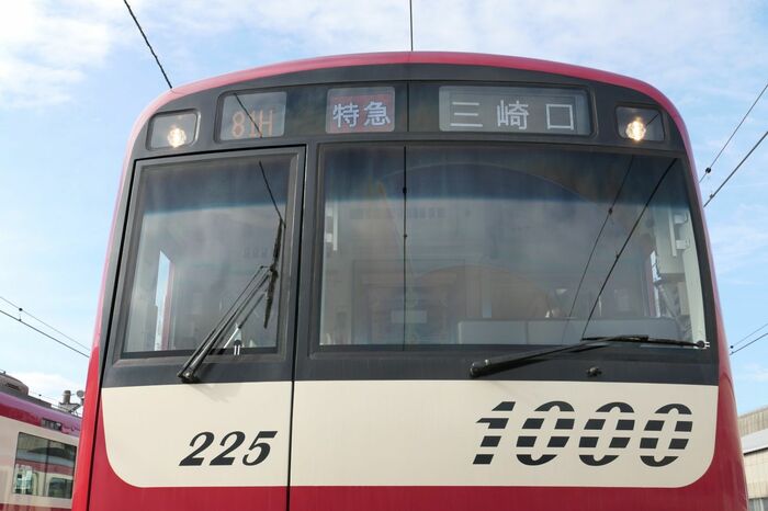 ステンレス車にはワイパーカバーがない