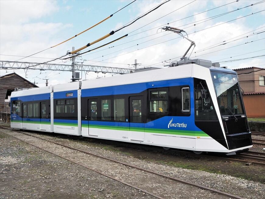 F2000形「フクラムライナー」（記者撮影）