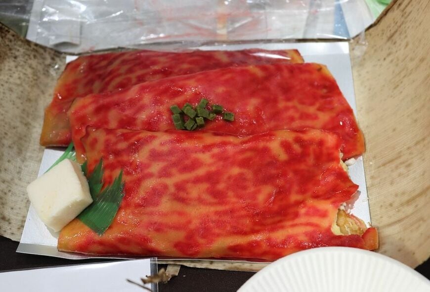 霜降り肉ケーキ（写真：ぱくさん提供）