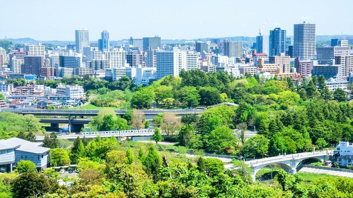 大都市なのに緑が多い仙台市。住宅地としての人気も圧倒的だった(写真:メソポタミア/PIXTA)