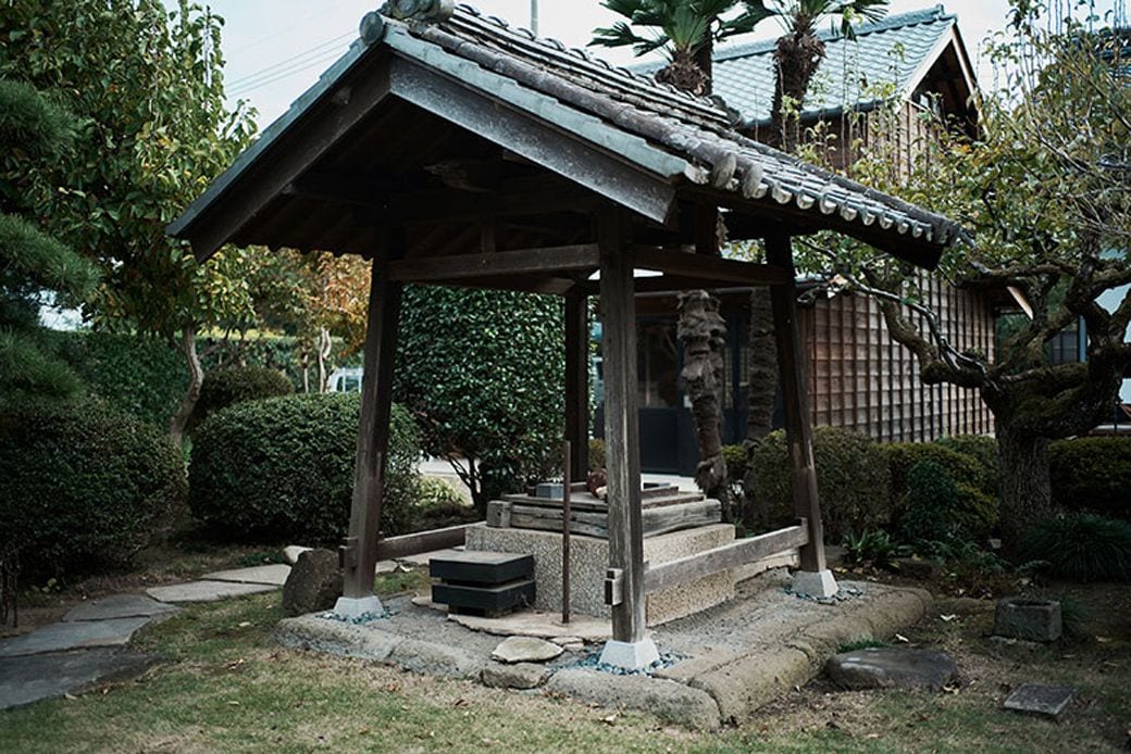 井戸自体は現在まったく使用していないが、井戸屋が文化財の一部として登録されており、維持管理を続けている（写真撮影／相馬ミナ）