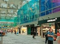 眠らぬ巨獅子､人口の8倍呼び込む実力