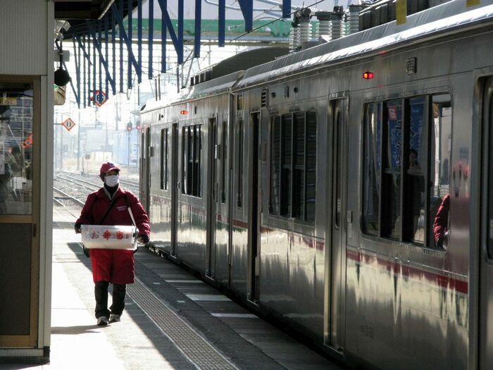 かつての原ノ町駅での駅弁売りの様子