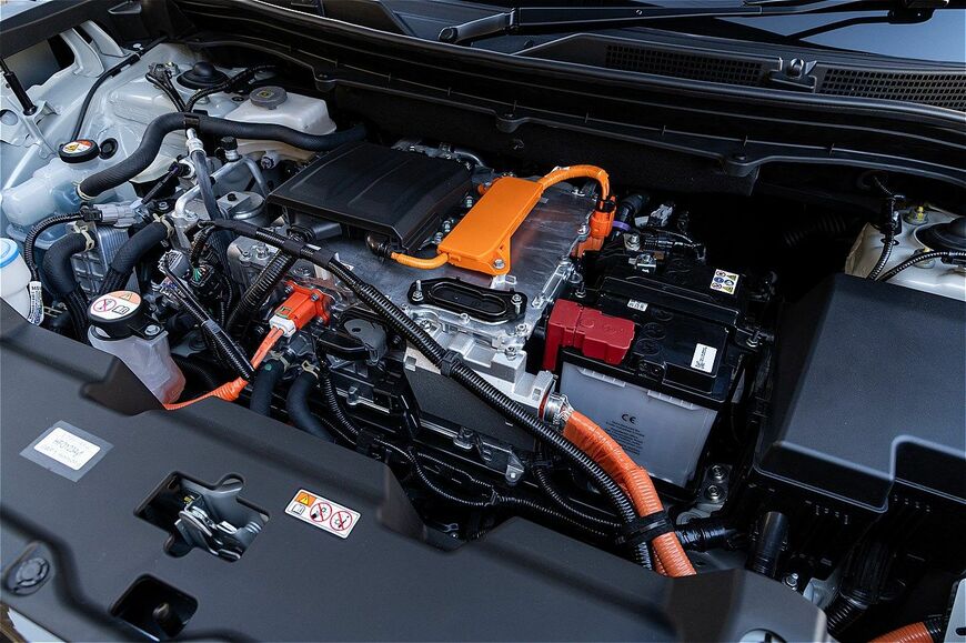 スズキの新型BEV「eビターラ」（写真：三木 宏章）