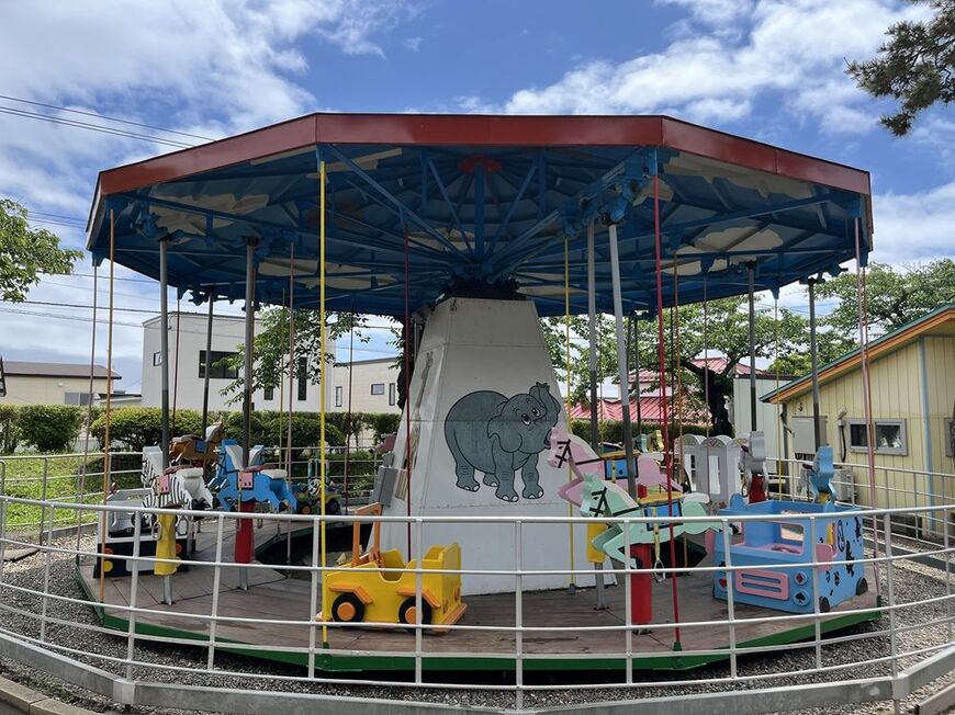 函館公園こどものくにのメリーゴーランド（写真：369days提供）