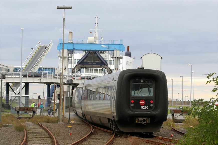 ドイツとデンマーク間の鉄道連絡船による航送に使われたIC3型気動車。前面がゴムに覆われたデザインが特徴だ（撮影：橋爪智之）