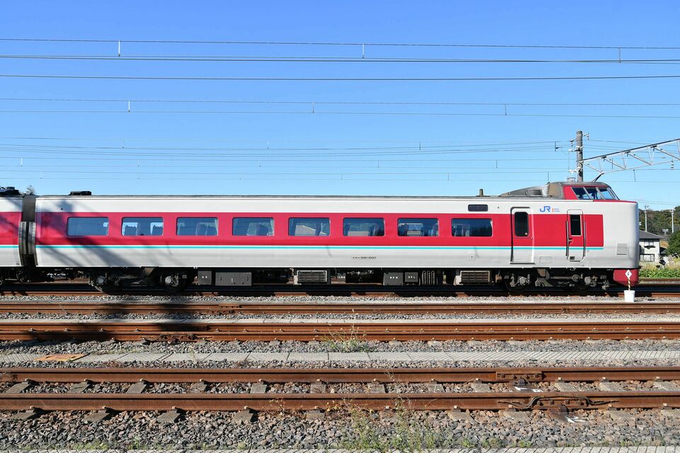 JR西日本381系｢やくも｣､国鉄形特急最後の輝き 岡山―出雲市で現役活躍中