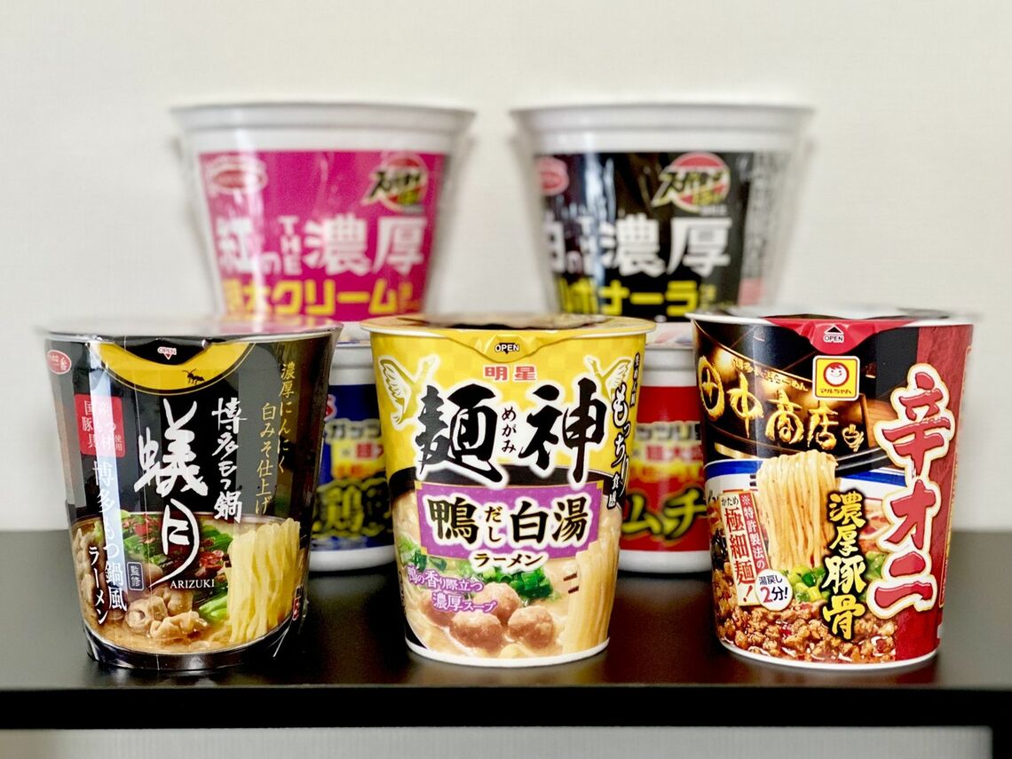 レビューを待っている新商品たち（写真：筆者提供）