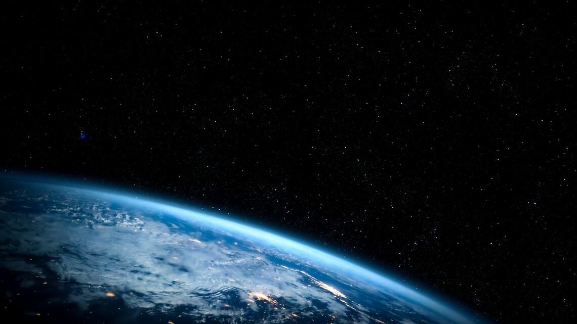 もし解明できたら、ノーベル賞10個分の価値!?そんな「宇宙のヤバい話」とは(写真:World Image/PIXTA)