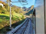 窓の開く国際列車からの眺め。客車列車は旅情に満ちていた（写真：谷川一巳）