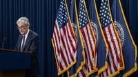 パウエル前議長が理事として残留しFOMCは分裂含み､大統領の介入圧力でウォーシュFRB新議長の政策手腕が求められる
