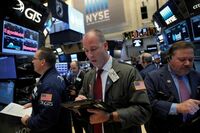 米国株続伸､ダウ12営業日連続で最高値更新