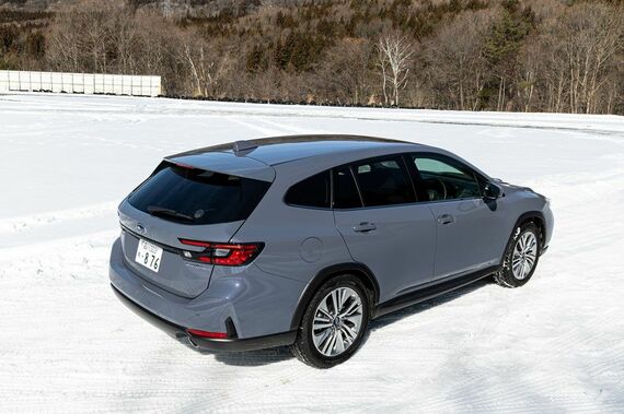 レヴォーグ レイバックのリアビュー