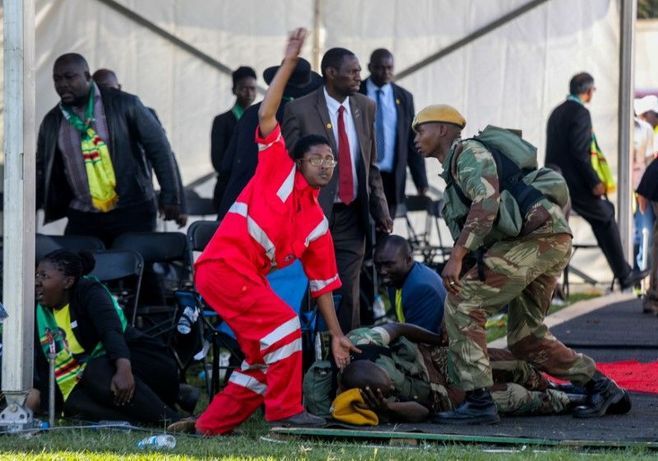 ジンバブエ政治集会で爆発､49人負傷の惨事