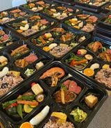 注文を受けて作る弁当（広野さん撮影）