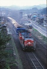 DD51形が牽引するブルートレイン「出雲」（撮影：南正時）