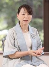 中島晴美（なかじま・はるみ）／埼玉県上尾市立平方北小学校校長。2020年より現職。同県北足立北部地区道徳教育研究会会長、同県教育課程実践事例集編成委員外国語部長、同県社会教育委員および同県生涯学習審議委員、同県公立小・中学校女性校長会副会長、日本の教育とウェルビーイングの未来を考えるシンポジウム実行委員。Well-Being Education（オンラインサロン）代表。日本ウェルビーイング学会所属。Happiness Study Academy在学。ウェルビーイング、道徳科、外国語科を研究し続けている。著書『ウェルビーイングな学校をつくる――子どもが毎日行きたい、先生が働きたいと思える学校へ』（教育開発研究所）、共著に『99％の小学生は気づいていない!? ウェルビーイングの魔法』（Z会）（撮影：尾形文繁）