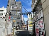 新道商店会の入り口（筆者撮影）