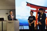 広島県の湯﨑英彦知事（左）