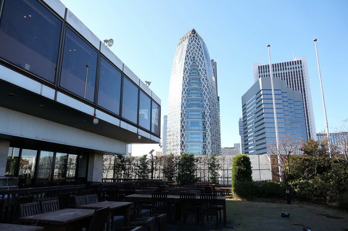 西新宿のビル群。正面はモード学園