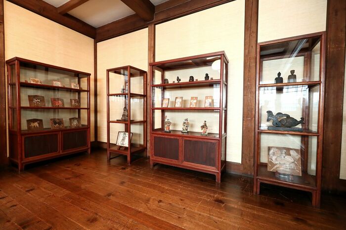 民藝のために考え抜かれた展示空間（本館）