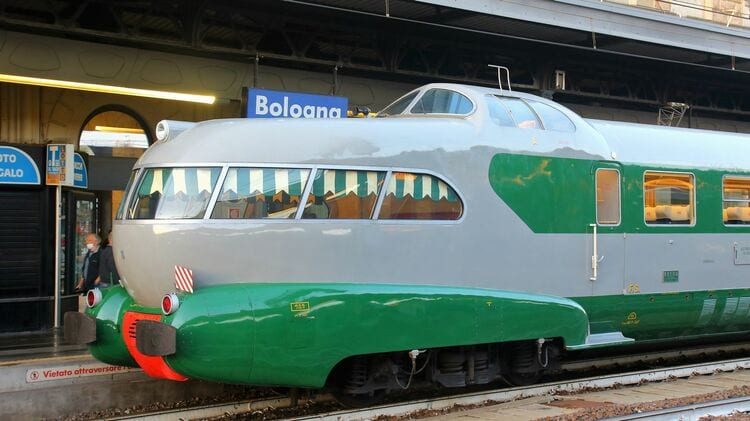 画像 | イタリアの｢元祖パノラマ｣名車復活させた原動力 朽ち果て