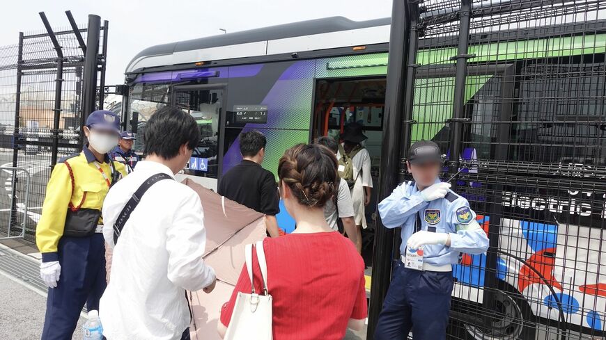 東ゲート側のシャトルバス乗り場