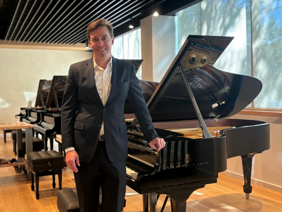 コンサートの舞台を支配してきたのがスタインウェイ・アンド・サンズ。ベン・シュタイナーCEOは自信を見せる（記者撮影）