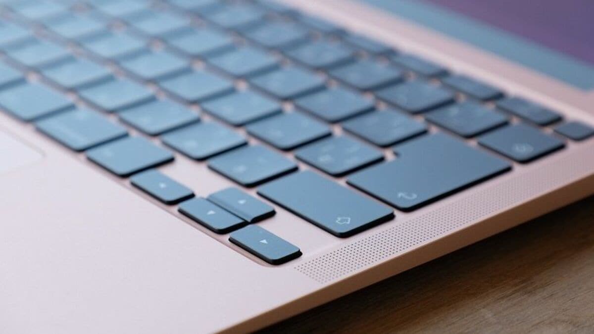 MacBook Air 2020 core i3 使用期間1週間