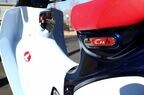 レッグシールドそばにはオールドタイプのウイングマークも