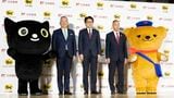 2024年末にかけて「ネコポス」は「クロネコゆうパケット」へ移行する。左はヤマトHDの長尾裕社長、中央が日本郵政の増田寬也社長、右が日本郵便の衣川和秀社長（撮影：今井康一）