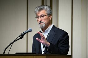セブン&アイ､年収上限を25億円に引き上げる議案が承認…株価下落で｢再任はあり得ない｣との声も