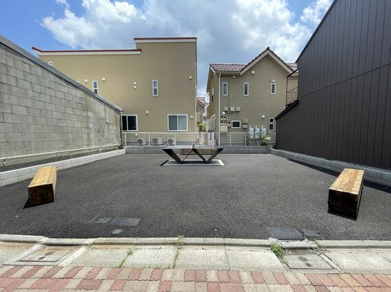 下町人情キラキラ橘商店街に置かれた卓球台