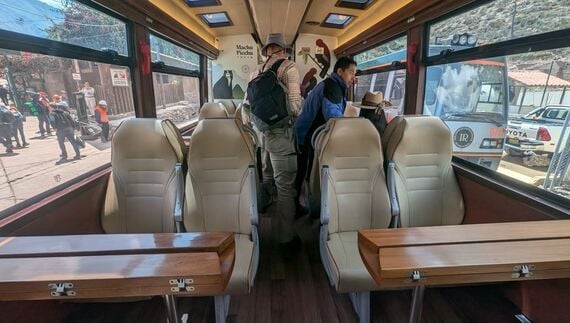 オリャンタイタンボ駅に到着