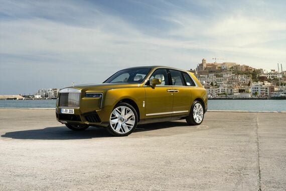 同社初のEVモデルであるスペクターとも共通性のあるデザインとなった（写真：Rolls-Royce Motor Cars）