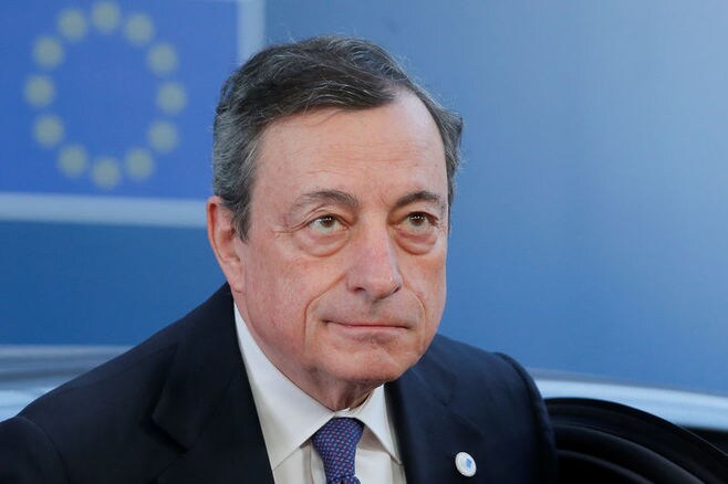 ECBドラギ総裁｢利上げをさらに遅らせる用意｣