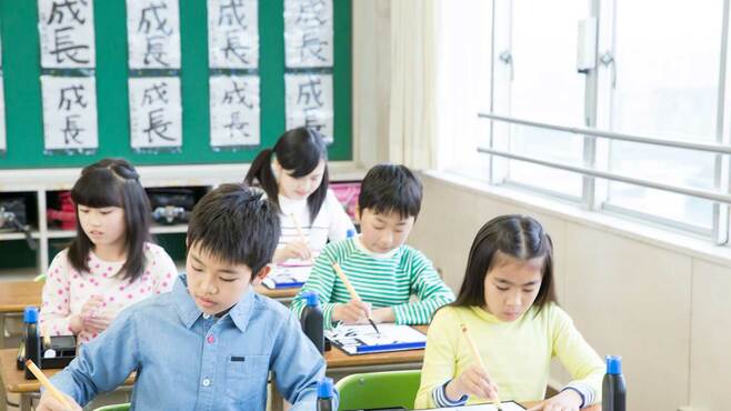 子どもの成長機会を奪う｢親切すぎる教師｣の罪