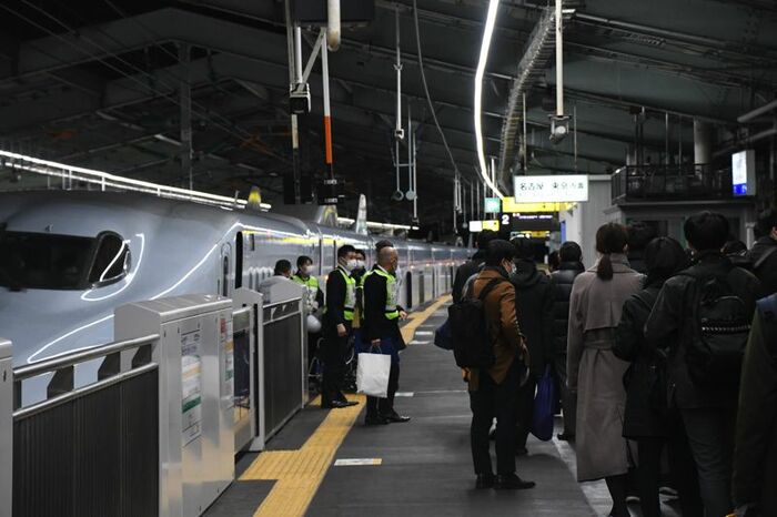 新神戸駅に集合した訓練参加者たち