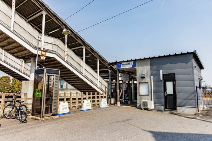 無人駅の世良田駅