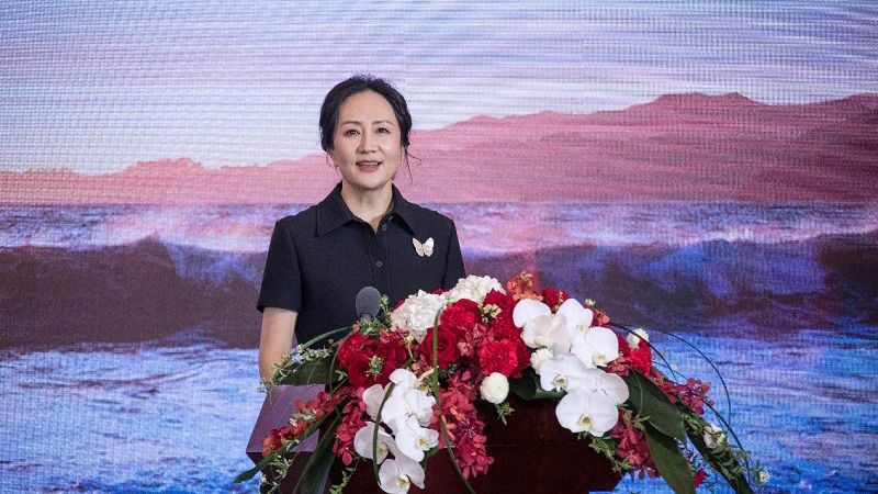 孟晩舟氏はアメリカ政府との司法取引に応じ、中国への帰国を認められた。写真は帰国後の2022年3月、ファーウェイの業績説明会に出席した孟氏（同社ウェブサイトより）