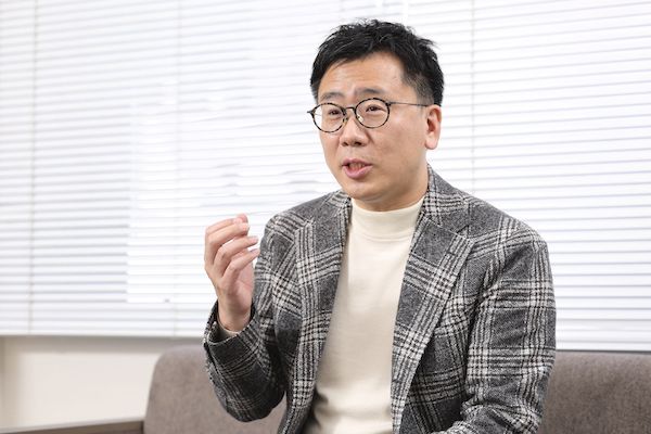 「何を観て」「何を聴き」「何を読むか」が、仕事に直結している（撮影：尾形文繁）